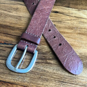 Vintage American Eagle Y2K Brown Boho Tooled Leather Belt Heart Flower Deaign SM